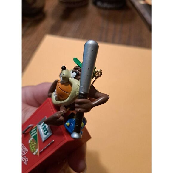 Vintage 1998 Warner Sports Taz Christmas Ornament Tasmanian Devil Looney Tunes - Picture 8 of 9